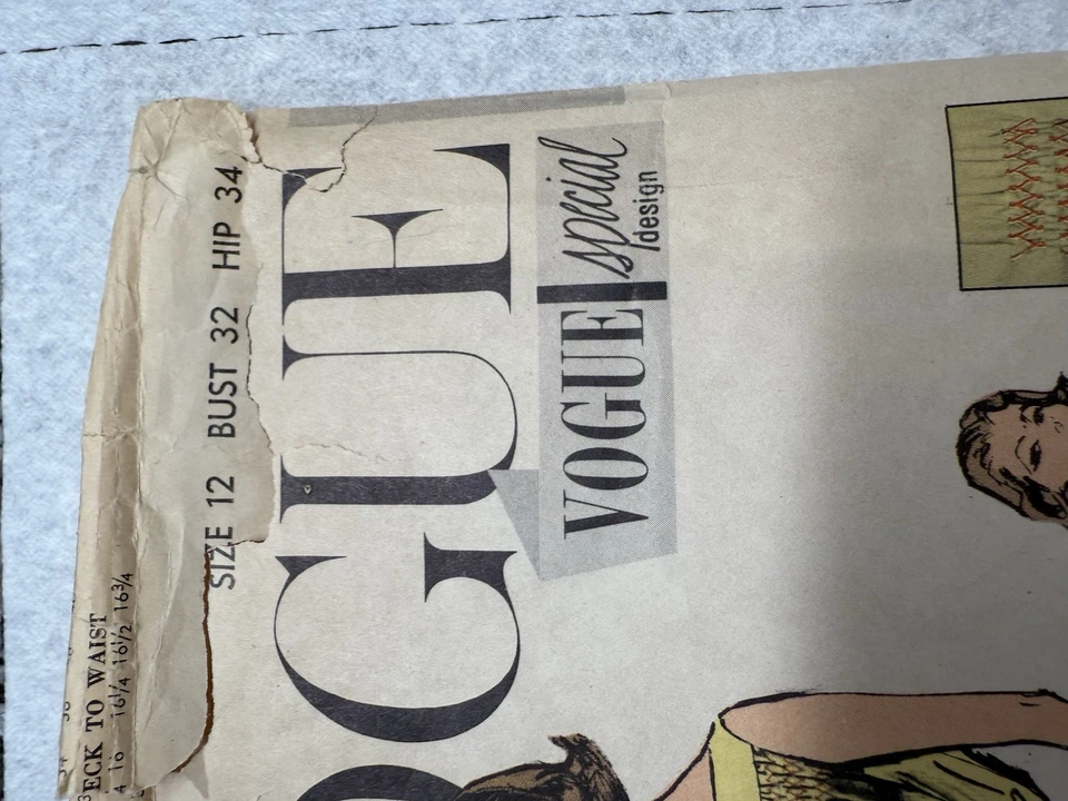 Vestido De Colección Años 50 Vogue Diseño Especial Patrón Calzoncillo S-4883 Talla 12 32 Busto 34 CORTE de Cadera Foto 2 de 4