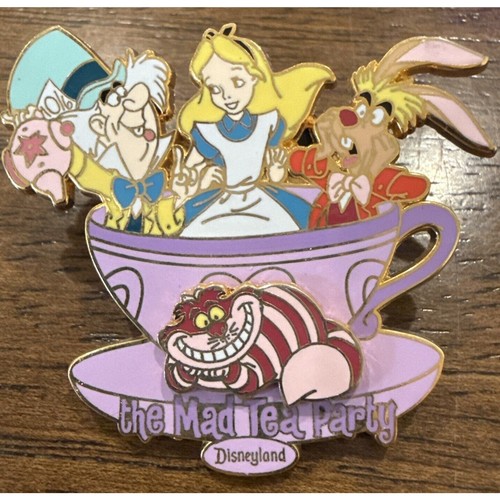 Disneyland DLR teacup Alice In Wonderland Mad Tea Party Pin 2007 cheshire cat - Picture 3 of 3
