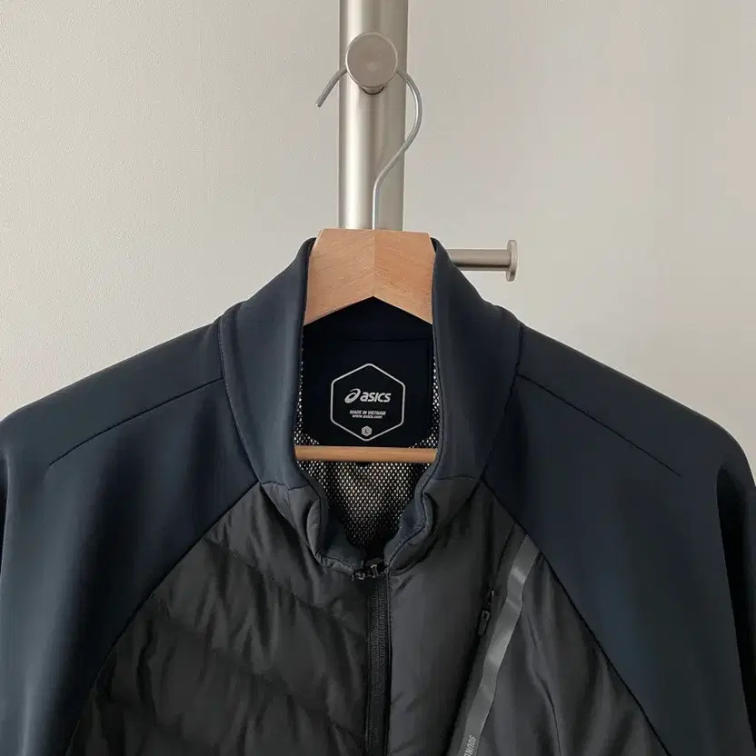 Asics Lightweight Padding Jacket - image 4