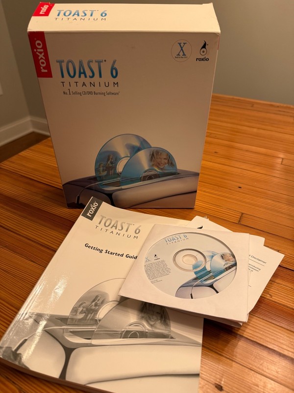 Roxio Toast 6 Titanium CD/DVD Software Retail box Macintosh with User Manual