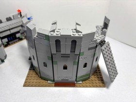 LEGO LOTR LOT: Battle of Helm's Deep 9474 (2012) Retired.