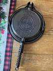 GRISWOLD AMERICAN #8 LOW BASE CAST IRON  WAFFLE IRON 1922 *FULLY RESTORED**
