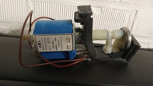 Pumpe DeLonghi Magnifica ESAM Pronto Cappuccino Kaffeevollautomat