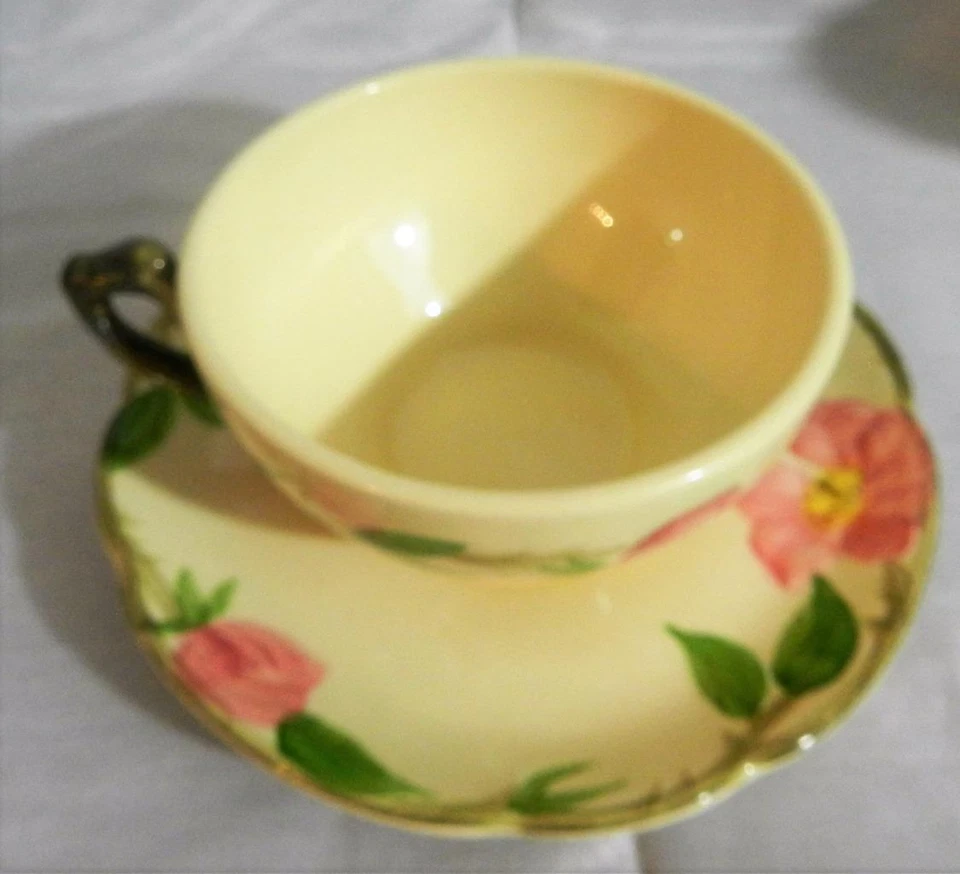 Taza y platillo de té rosa del desierto franciscano vintage sello trasero de TV marrón Foto 2 de 3