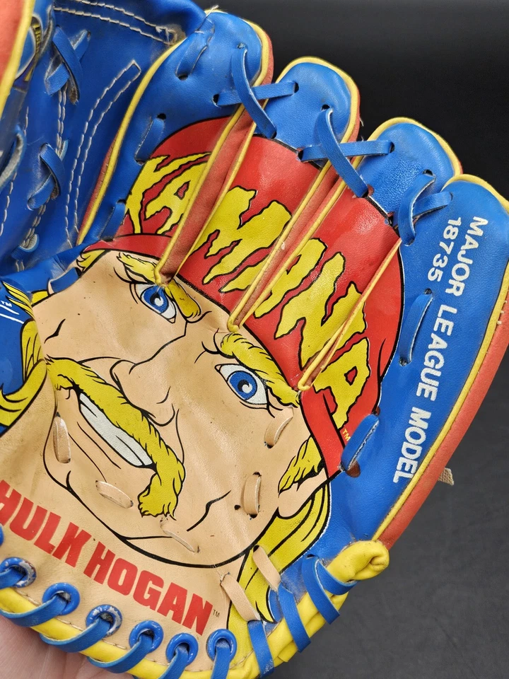 VTG 1991 Hulk Hogan Hulkamania WWF Wrestling Youth Sized Remco Baseball Glove - Image 3 of 4