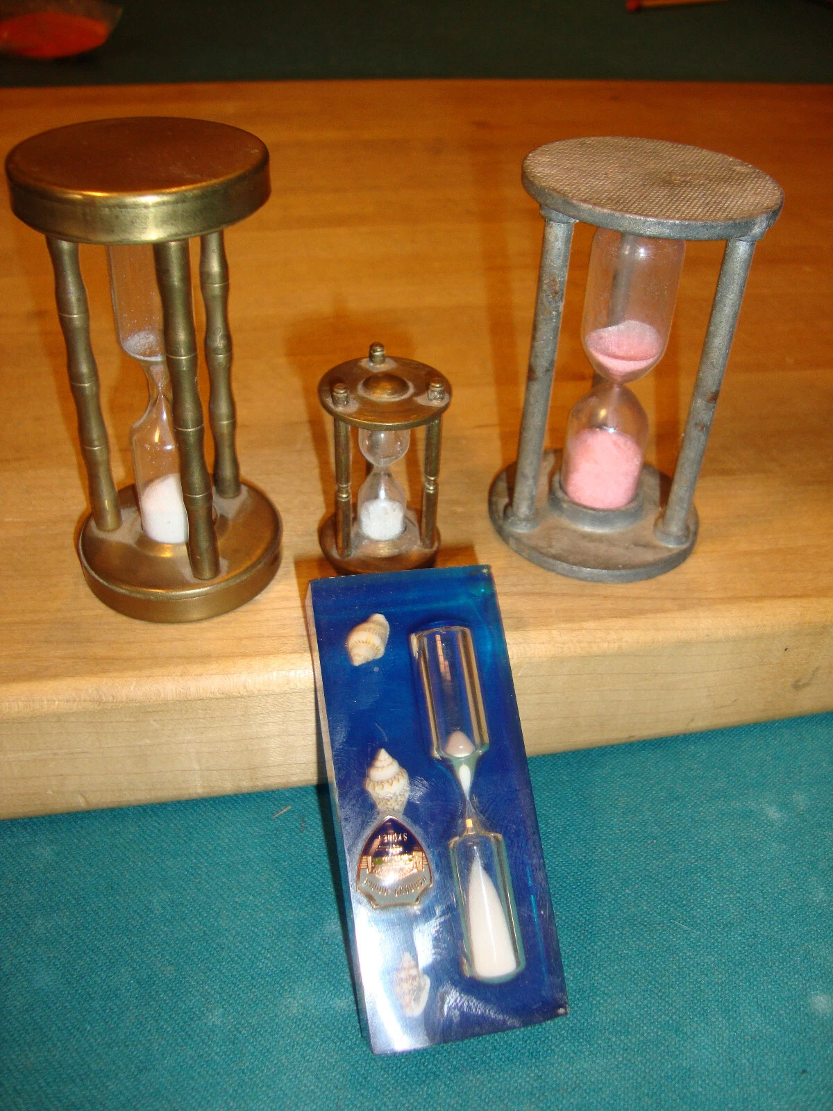 Sand timers clock Lot of 4 Vintage Brass and others & glass, one mini brass