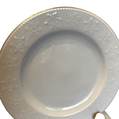 Set of 4 Libbey Embossed Crystal Snowflakes Holiday White Salad Plates Gold Trim