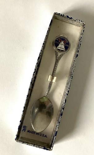 Bicentennial Spoon In Box - Picture 2 of 5