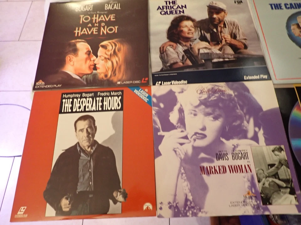 Set of 7 Laserdisc Humphrey Bogart Dead End African Queen Sirocco Caine Mutiny Foto 2 de 4