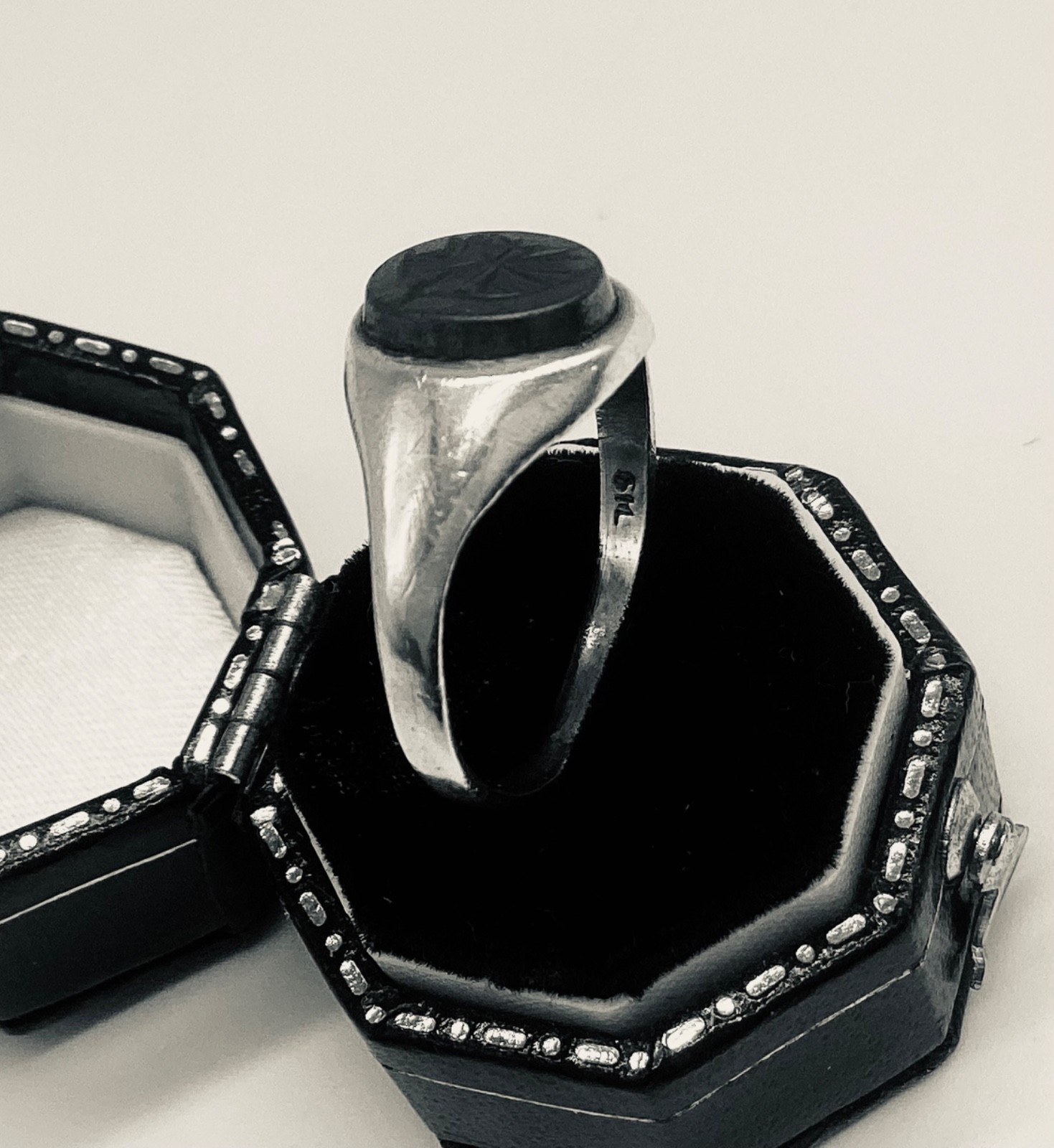 Solid Silver Signet Ring Intaglio Roman Centurion… - image 6