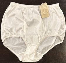 Vintage COTILLION LAURA GAYLE SATIN BRIEF SILKY Granny PANTY Size 6 NEW White