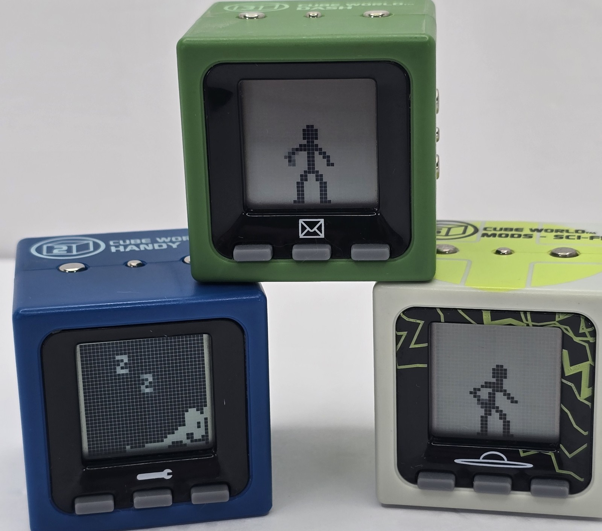Radica Cube World-Lot Of 3-Cube World-Dash-Handy-2005-Sci Fi Mods