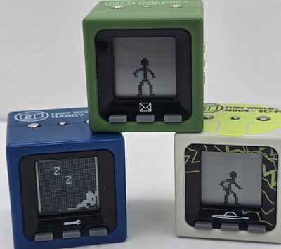 Radica Cube World-Lot Of 3-Cube World-Dash-Handy-2005-Sci Fi Mods