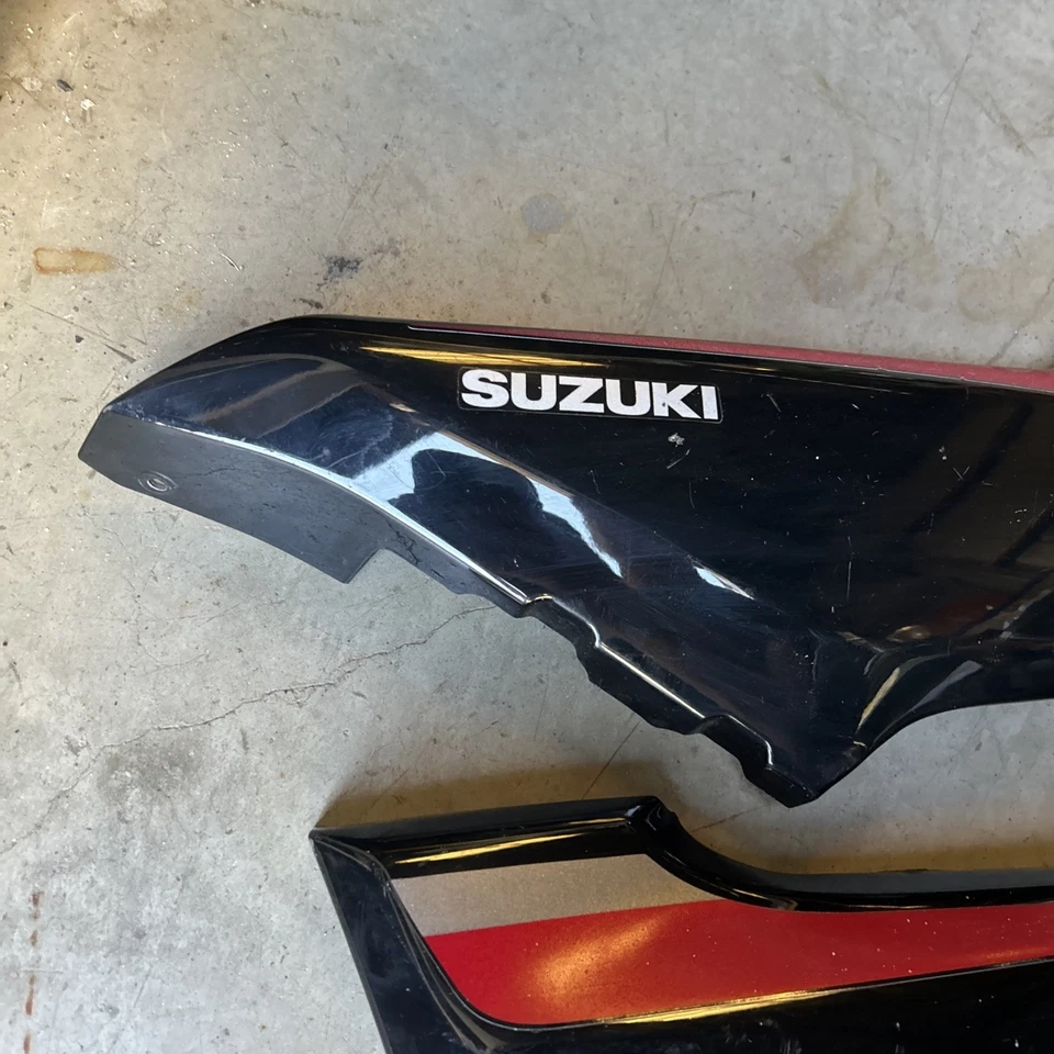 2013-2017 Suzuki GW250 cubiertas laterales carenados izquierda y derecha plástico negro Foto 2 de 4