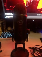 Blue Microphones Yeti USB Microphone Black