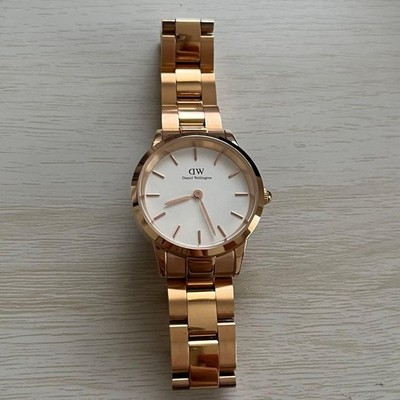 Daniel Wellington Gold Women's Quartz Watch 36mm Battery Needed