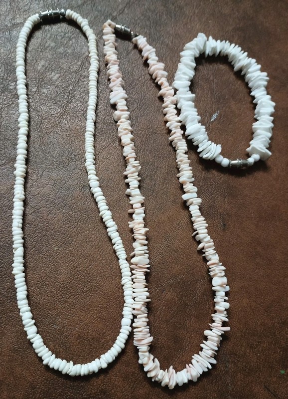 Vintage White Shell  Necklaces & Bracelet Barrel Clasp Retro 70s Hawaiian Surfer