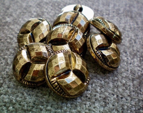 Buttons 20mm 32L Antique Gold Twist Sparkle Shank Jacket Costume Button (W649) - Picture 17 of 24
