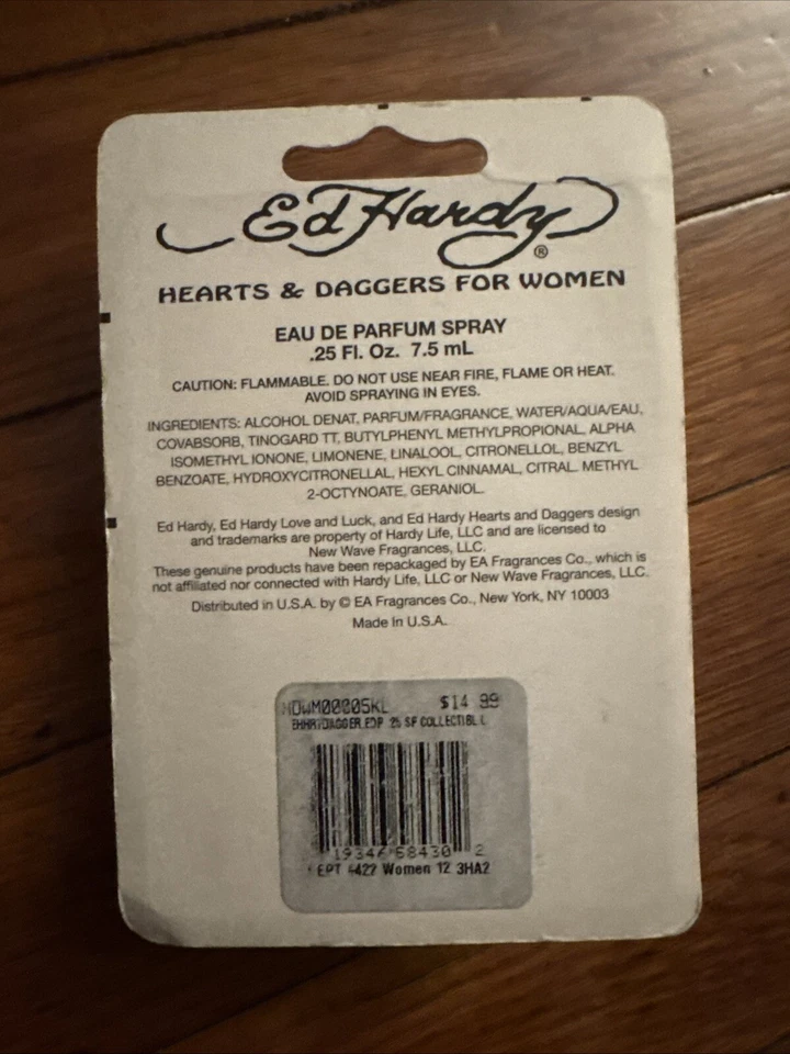 Ed Hardy Hearts & Daggers Eau De Parfum Spray para Mujer .25floz y 7.5 ml Foto 2 de 3