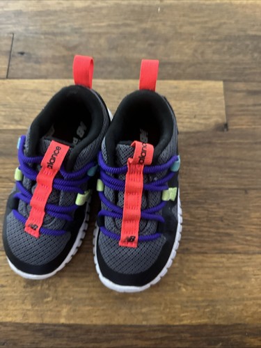 New Balance Kinder Playgruv schwarz/grau/lila/rot TD Kleinkind US Größe 6C