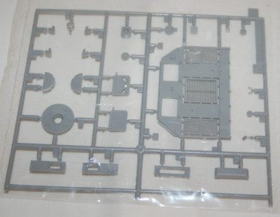 1/35 DRAGON BERGEPANZER TIGER P PARTS SPRUE A DECKING & HATCHES MISC PIECES