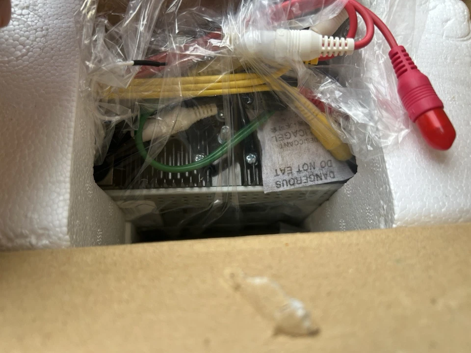 DUAL XDV8125 CD RECEIVER WITH BUILT-IN TV TUNER AND SCREEN *CLASSIC* - Image 3 of 4