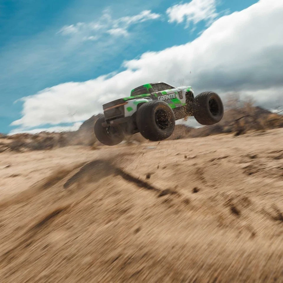 Arrma GRANITE 4X4 665 Mega 1/10 Spazzole Verde - Monster Truck Elettrico - Immagine 4 di 4