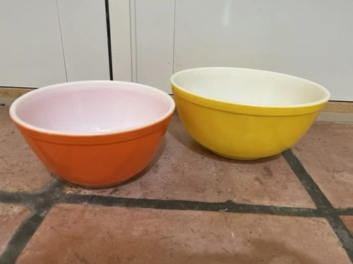 Vintage Pyrex Bowl Orange & Yellow #402 #403 Nesting Mixing Ovenware 2.5 ,1.5Qt