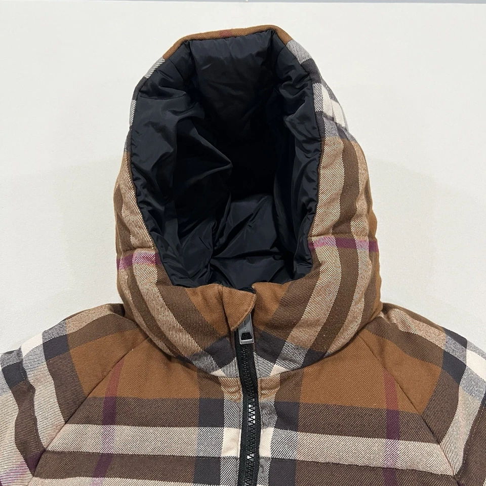 Chaqueta acolchada reversible a cuadros BURBERRY para niños en marrón abedul talla 8 años Foto 3 de 4