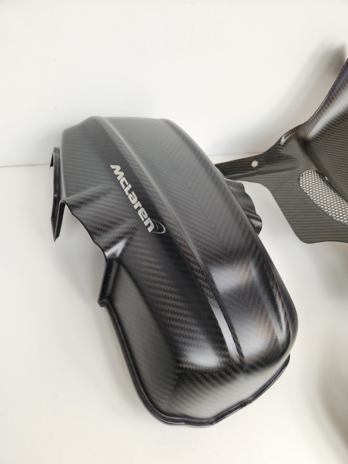 2015-2017 MCLAREN 675LT CARBON FIBER ENGINE BAY COVER SHIELD PANEL TRIM OEM
