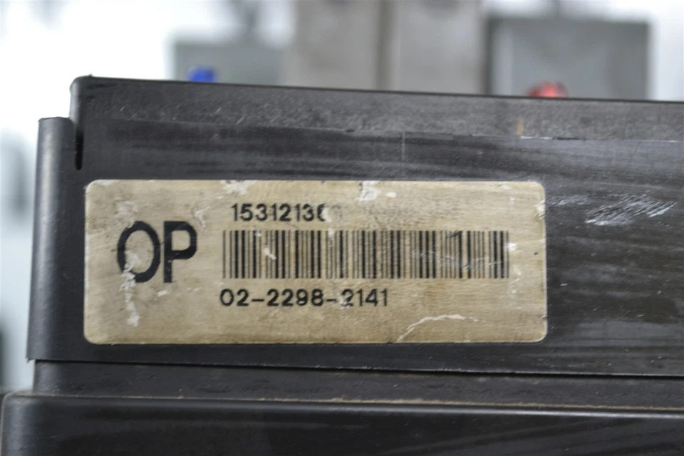 15312136 Pontiac Montana 1999 caja de fusibles CAJA DE FUSIBLES módulo de unidad de relé OEM 2D5 374 B3 Foto 3 de 4