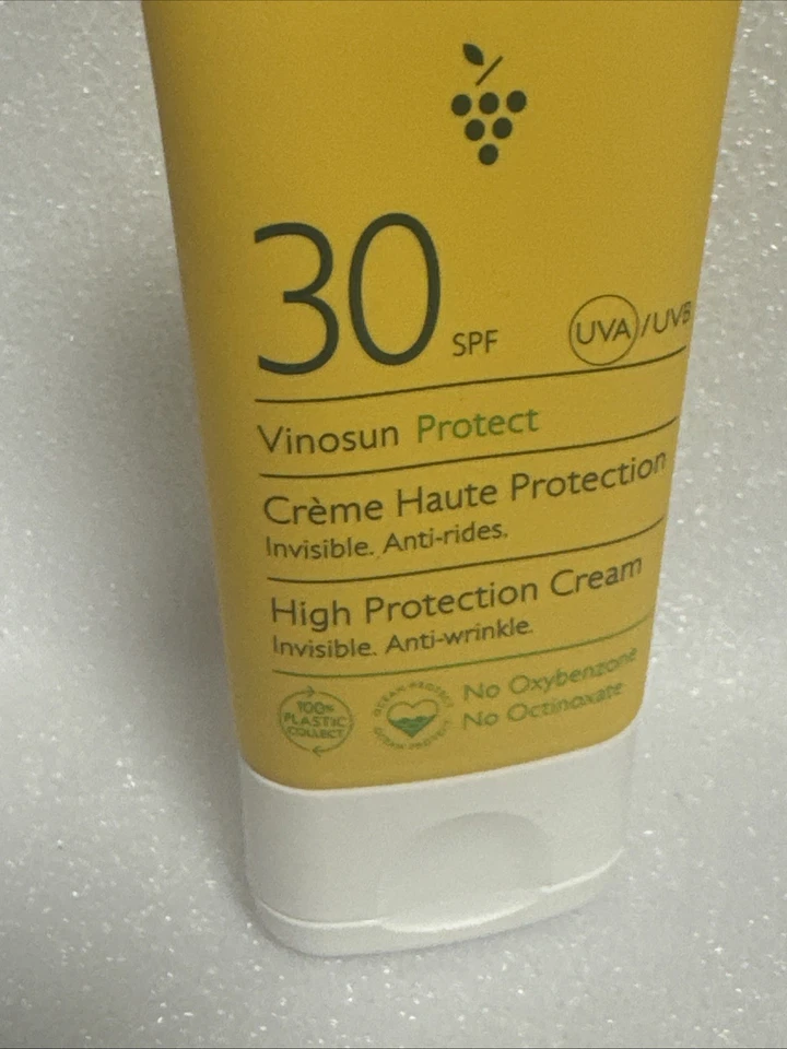 Caudalie Vinosun Protect Lightweight Cream Invisible Fragrance-Free SPF30+ 50ml - Image 3 of 4