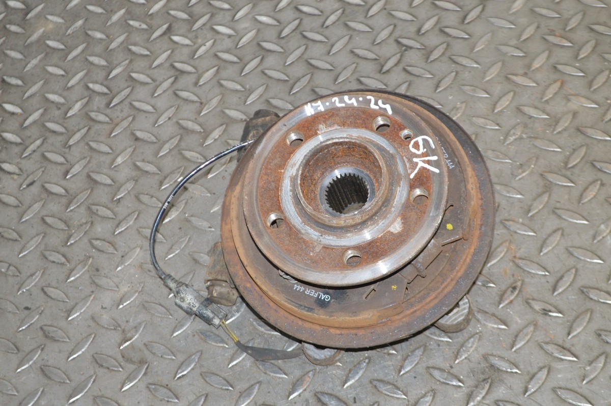 MERCEDES VITO W447 2016 RHD Rear Left Wheel Hub Spindle