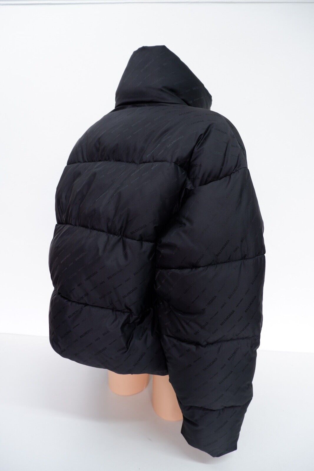 Balenciaga Womens Oversized Puffer Coat Cropped S… - image 10