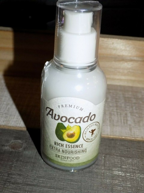 skinfood premium tomato whitening essence