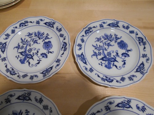 4 BLUE DANUBE Blue Onion Bread Dessert Plates 6 3/4" 7010 - Picture 3 of 5