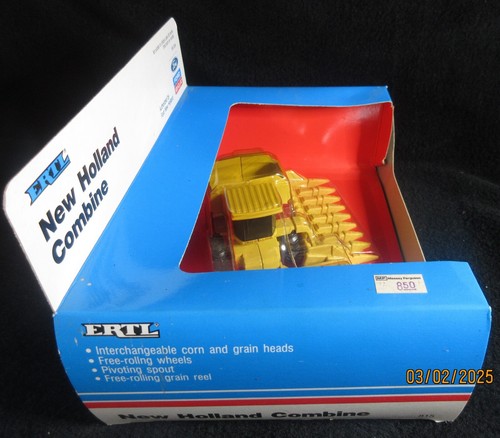Vintage 1/64 Ertl New Holland Combine TR70 TR75 TR85 TR86 TR95 TR96 2 heads - Picture 2 of 7
