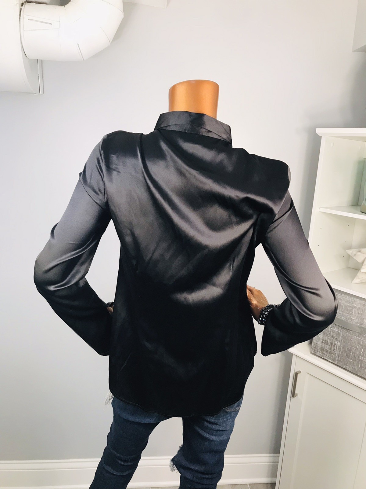 Moda L Top NWT Stretch Silky Lite Wgt Black Button Up Shirt Long Slv Soft Collar