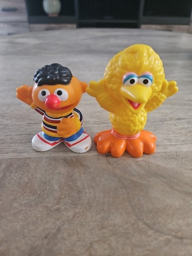 Figurine Sesame Workshop 2018 Big Bird ed Ernie Hasbro - Foto 1 di 4