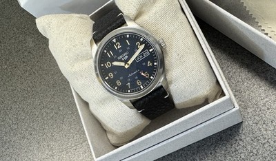 Seiko Automatic Black Leather Band Watch Blue Dial SRPG39 Made