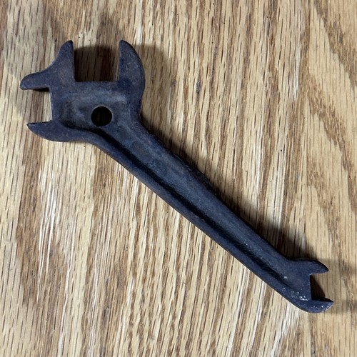 Antique International Harvester Wrench M58 – Vintage Farm Implement Tool - Picture 6 of 18
