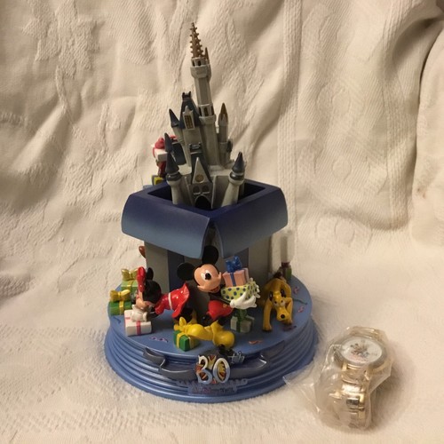 Disney World Mickey Mouse 30th Anniversary Figur Watch LE Castle Figuren