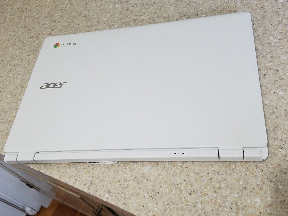 White Acer Chromebook 13.3 CB5-311-T9Y2 K1 A15 2.1GHz 16GB SSD 4GB