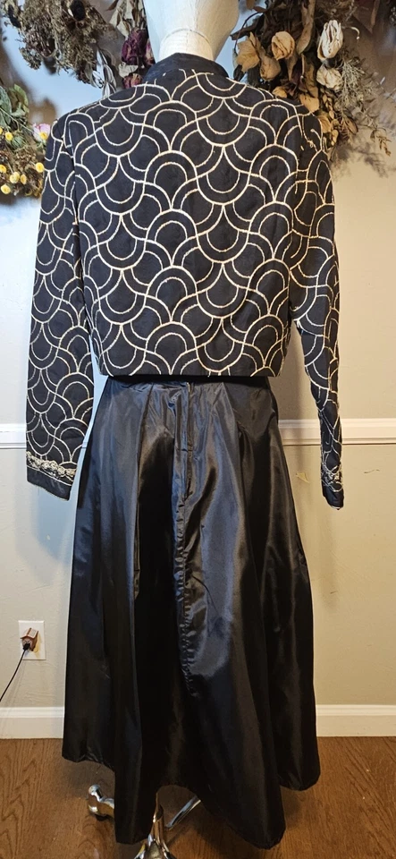 复古两件黑色和金色 Jack Bryan 正装裙套装 Mkd 尺寸 16... — 第 2/4 张图片