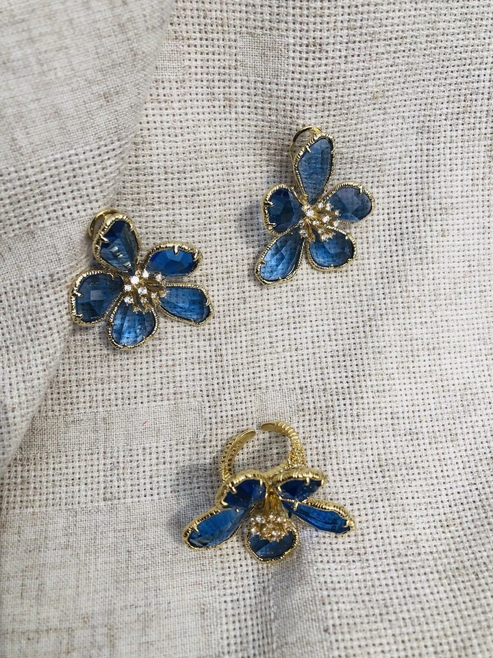 Lindo CONJUNTO DE JOIAS com cristais azuis - Imagem 2 de 4