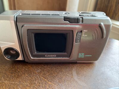 Pocket digital Camera Casio QV-100 Selfie Swivel Rotating