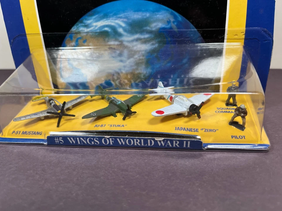 Micro Machines National Geographic #5 WINGS OF WORLD WAR II 75740 1997 Galoob - Imagem 2 de 4