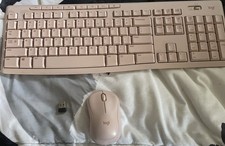Logitech MK270 Full-size Wireless 2.4G Membrane Keyboard and Mouse Bundle PC/MAC