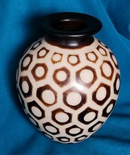 VINTAGE CHULUCANAS PERU POTTERY VASE