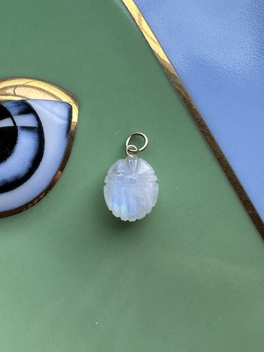 14k Yellow Gold Rare Rainbow Moonstone Scarab Amulet Pendant 🪲 🪲🪲 - Picture 4 of 8